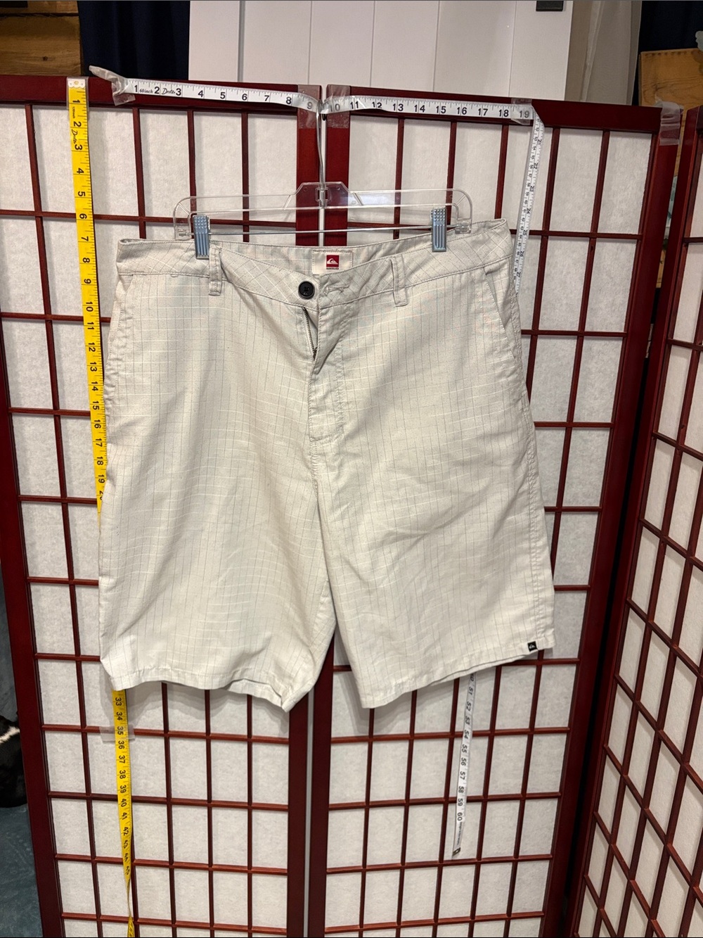 Quiksilver Men’s Cream Flat Front Casual Shorts